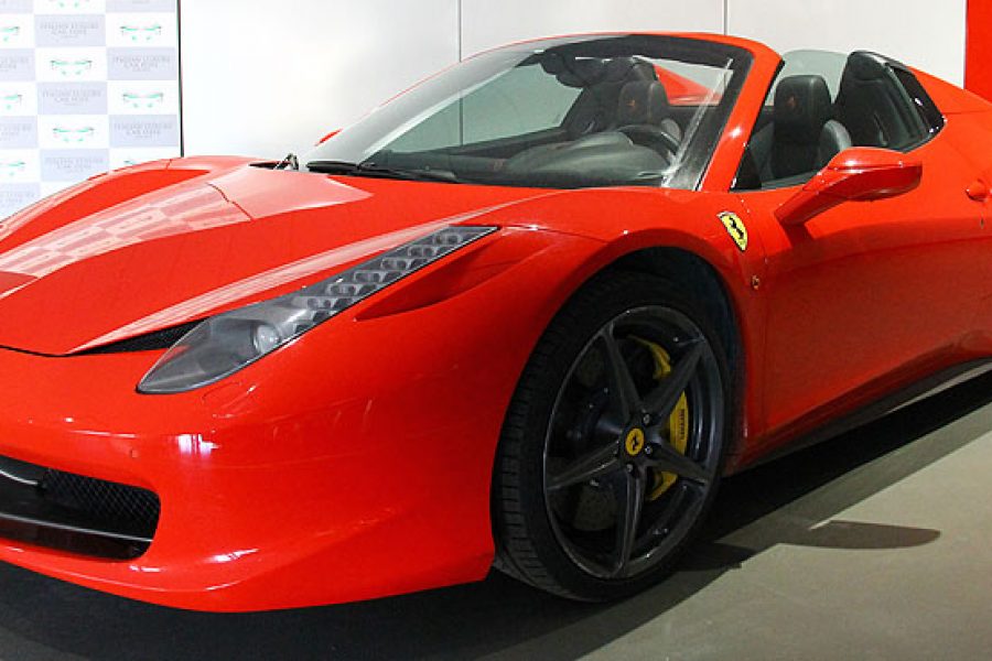Test Drive Ferrari e noleggio Ferrari a Maranello